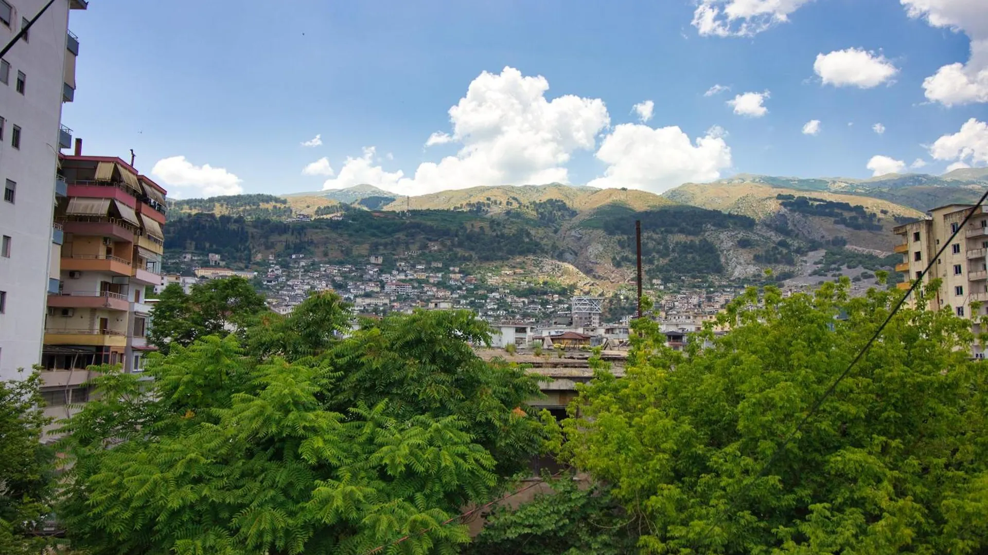 Muko'S Apartments Gjirokastra