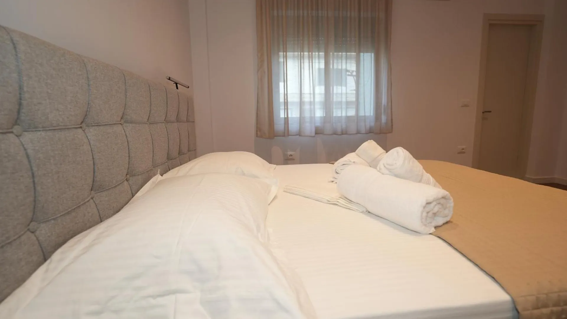 Muko'S Apartments Gjirokastra